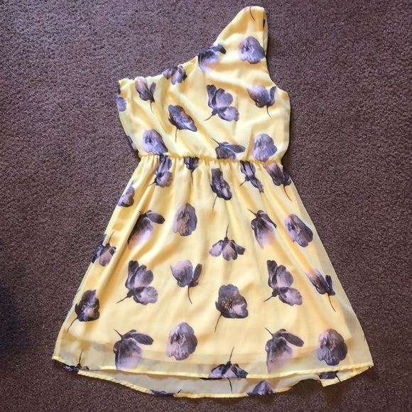Yellow Floral Summer Dress - Picture 2 of 9